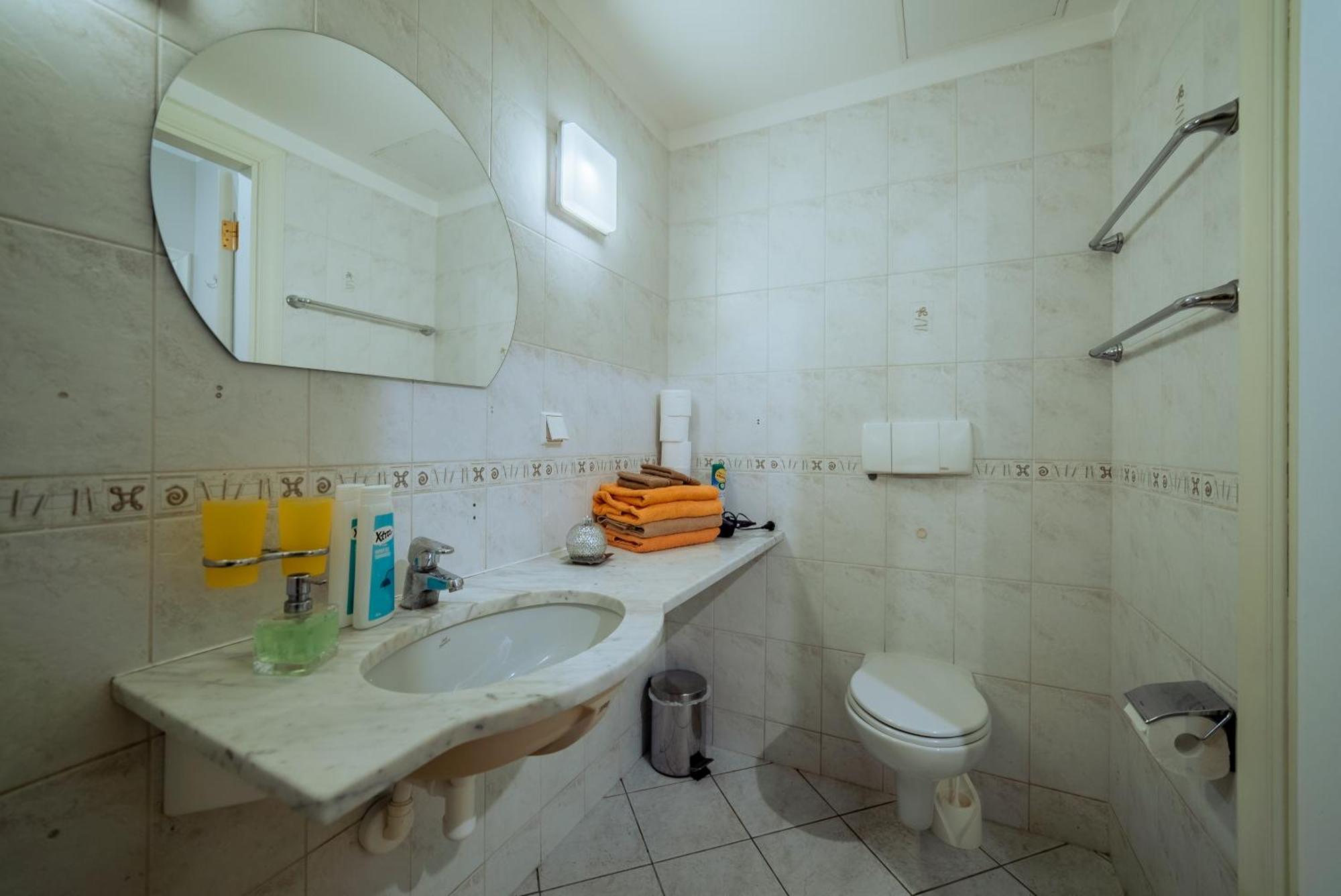 Romeo Family Apartments Tallinn Dış mekan fotoğraf